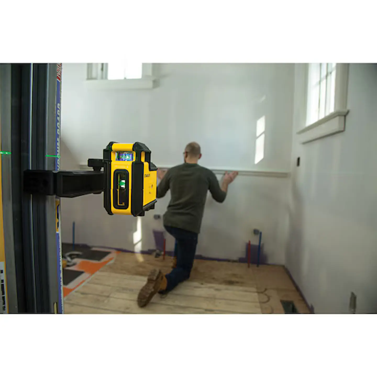 Nível laser VERDE de linhas 360° e linha vertical STANLEY 10