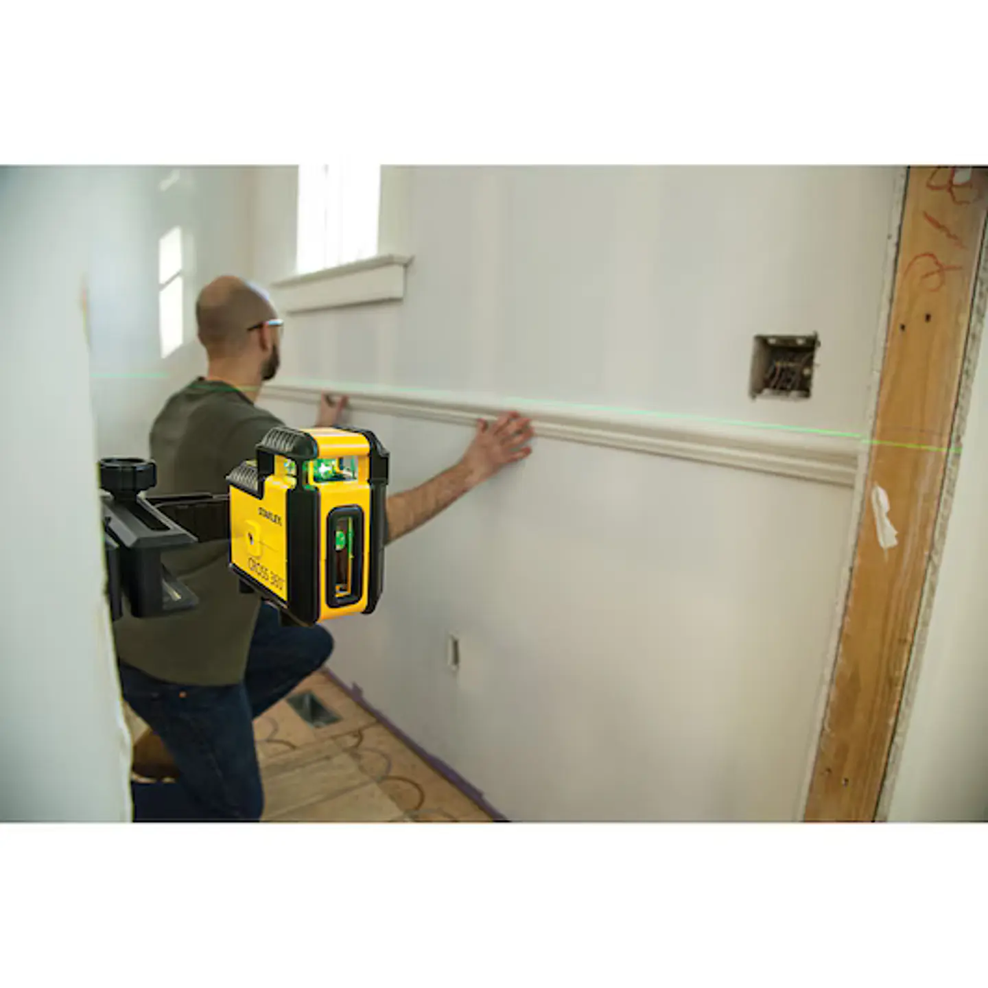 Nível laser VERDE de linhas 360° e linha vertical STANLEY 13