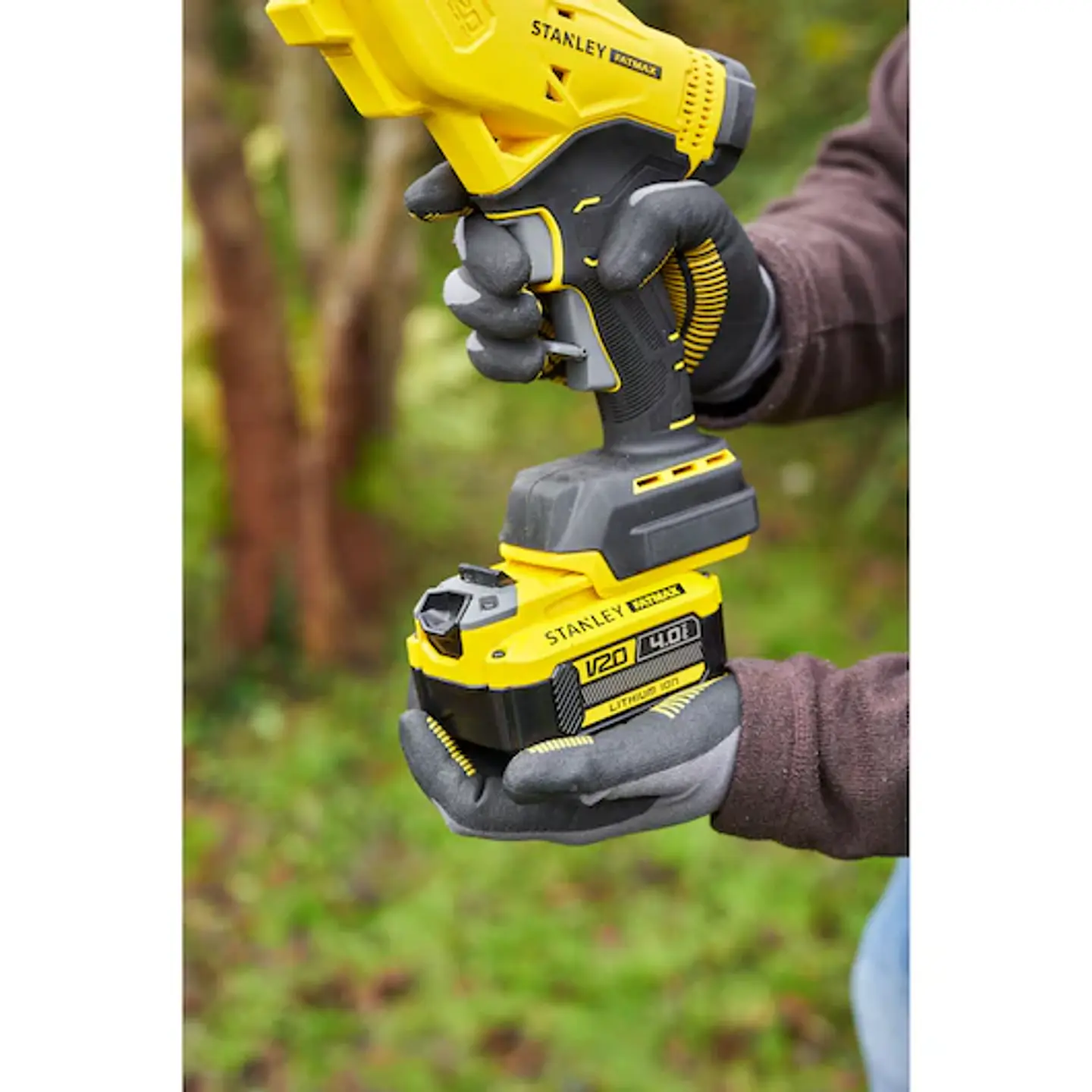 Tesoura Podadora de mão V20 Li-Ion 18V com uma bateria 4Ah STANLEY  4