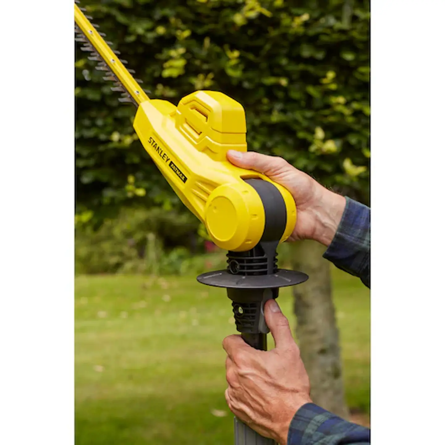 Corta-sebes telescópico V20 Li-Ion 18V com uma bateria 4h 45cm STANLEY  7