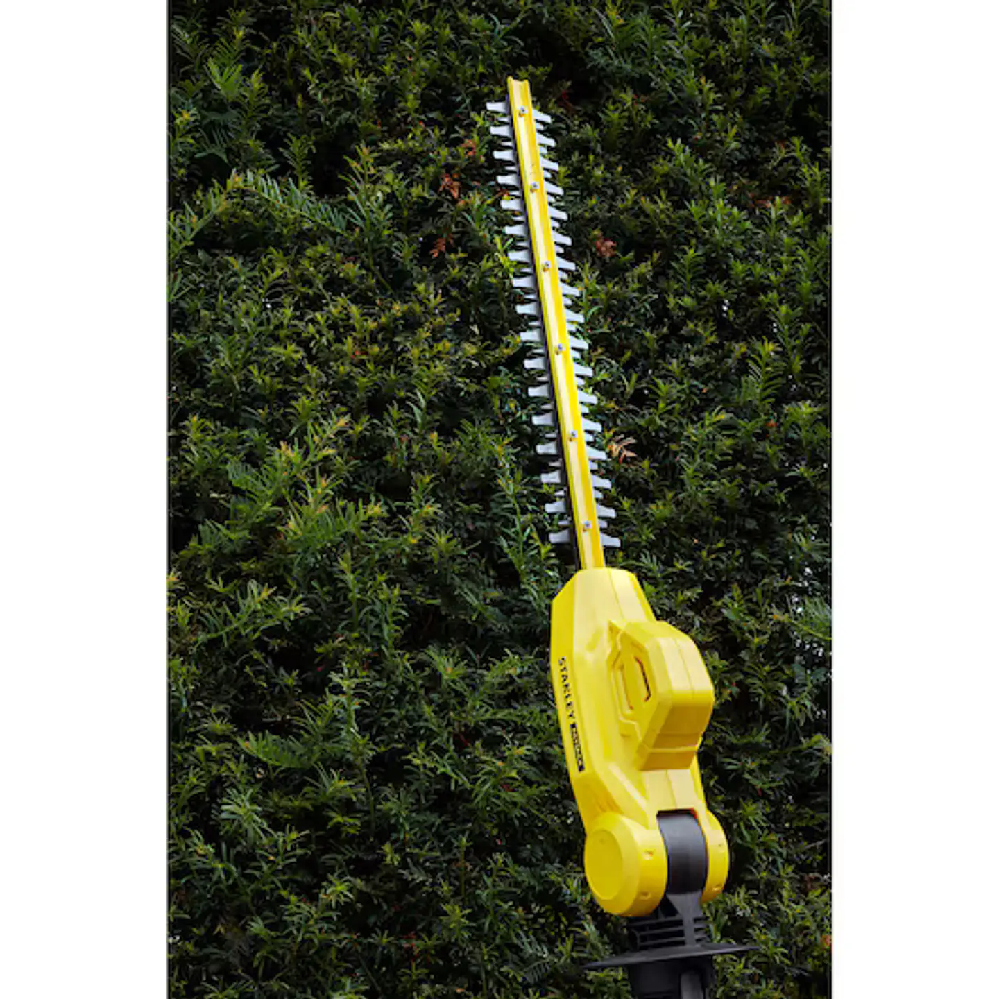Corta-sebes telescópico V20 Li-Ion 18V com uma bateria 4h 45cm STANLEY  13