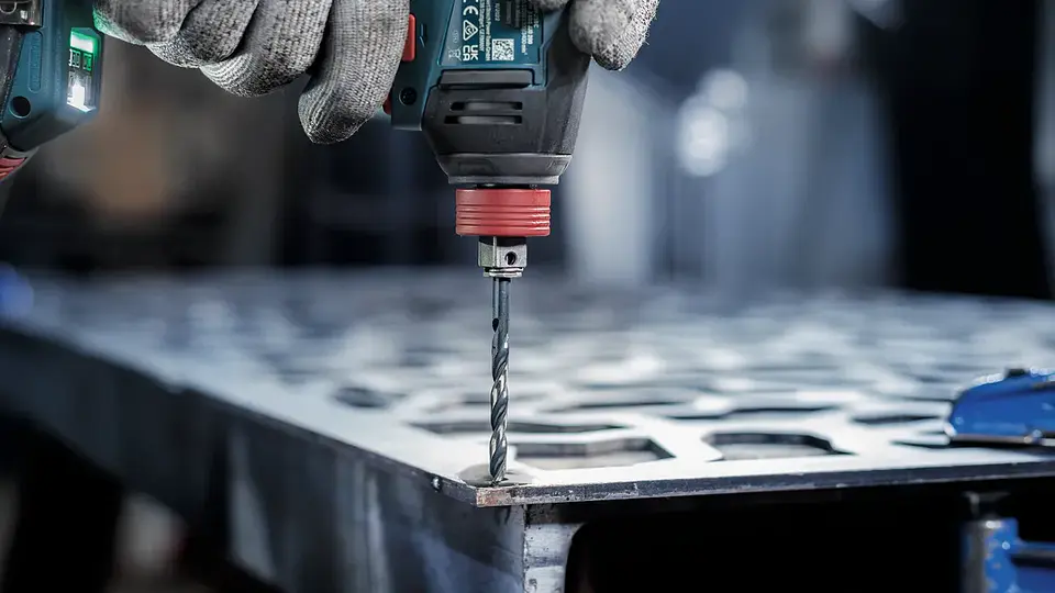 Óleo de corte PRO Universal 250 ml BOSCH 9