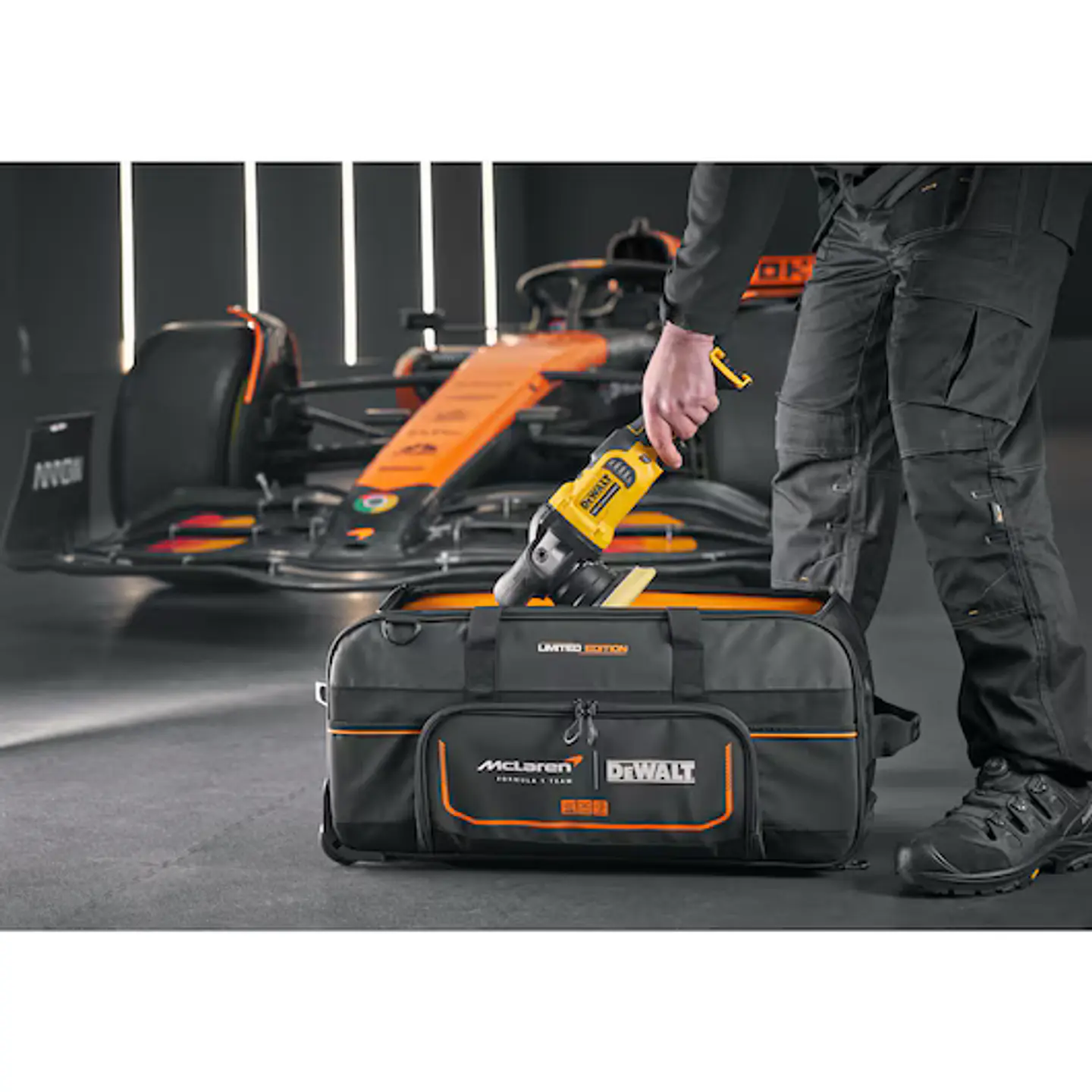 Mala longa com rodas DWST83522-9 MCLAREN Edition DEWALT 8