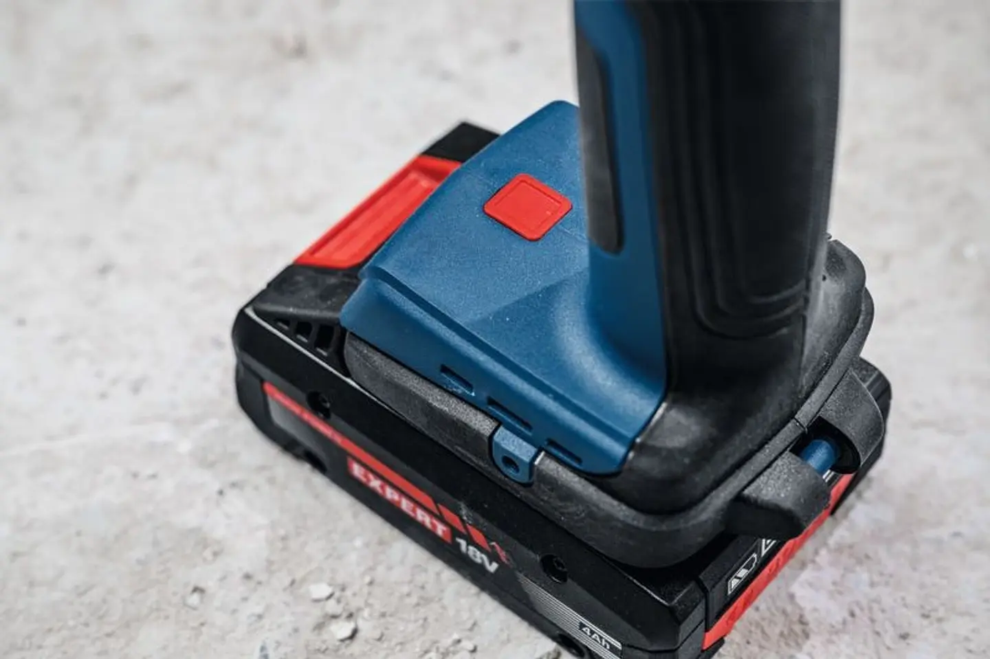 Tesoura para tubos sem fio GPC 18V-32P + Mala L-BOXX BOSCH  6