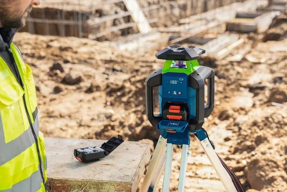 Nível Laser Rotativo PRO GRL 18V-4-34 CVG + 1 bateria ProCore + Suporte WM5 BOSCH 4