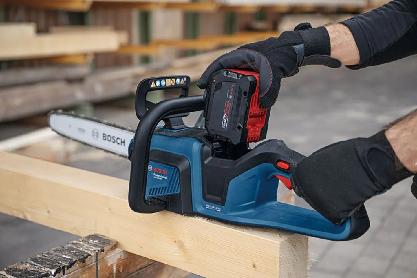 Eletroserra sem fio GKE 18V-40 SET BOSCH + 1 Bateria EXBA18V-55 + 1 Carregador BOSCH 3