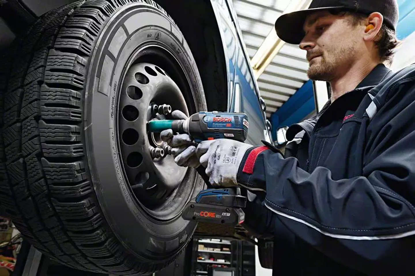 Aparafusadora de impacto sem fio GDS 18V-300 + 2x Baterias ProCORE18V 4.0Ah BOSCH 4
