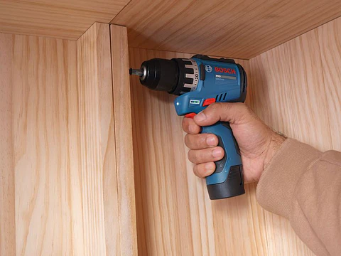 Aparafusadora sem fio GSR12V-31 em L-BOXX 102 BOSCH