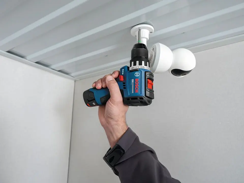 Aparafusadora sem fio GSR12V-31 + 2 Baterias GBA12V-20 + Carregador GAL 12V-20 + 25 Pontas em mala de lona BOSCH 5