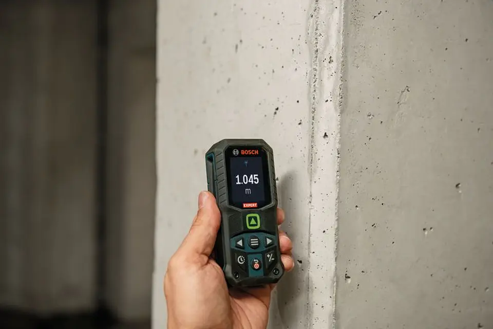 Medidor de distâncias laser EXPERT EXLM100-39CG com acessórios BOSCH 6