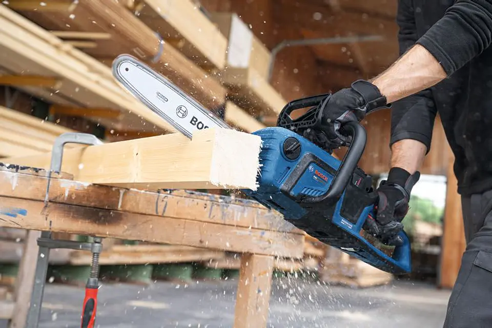 Eletrosserra sem fio GKE18V-30 BOSCH 2