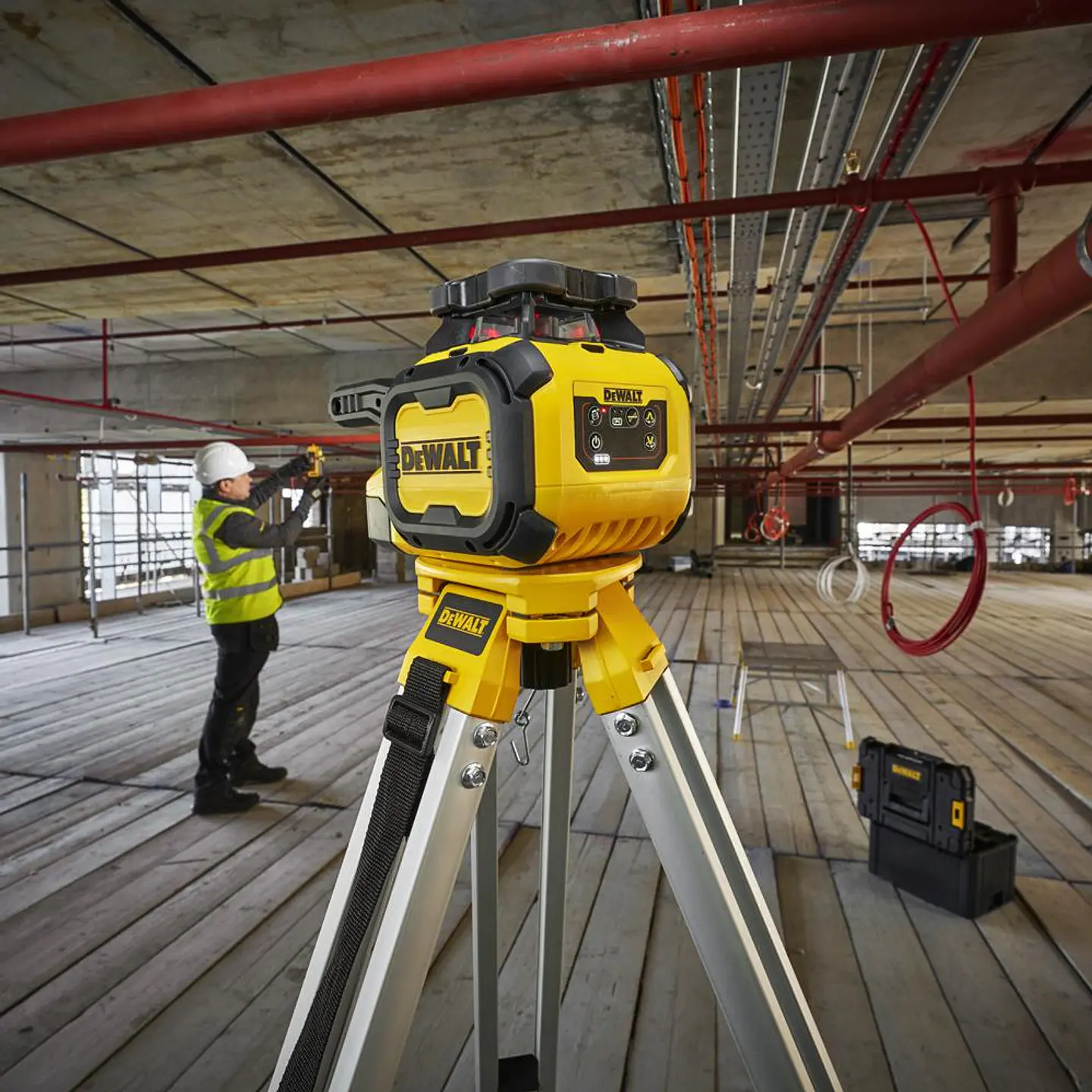 Kit de Nivel Laser Vermelho Rotativo USB-C DCLE15211RL DEWALT 2
