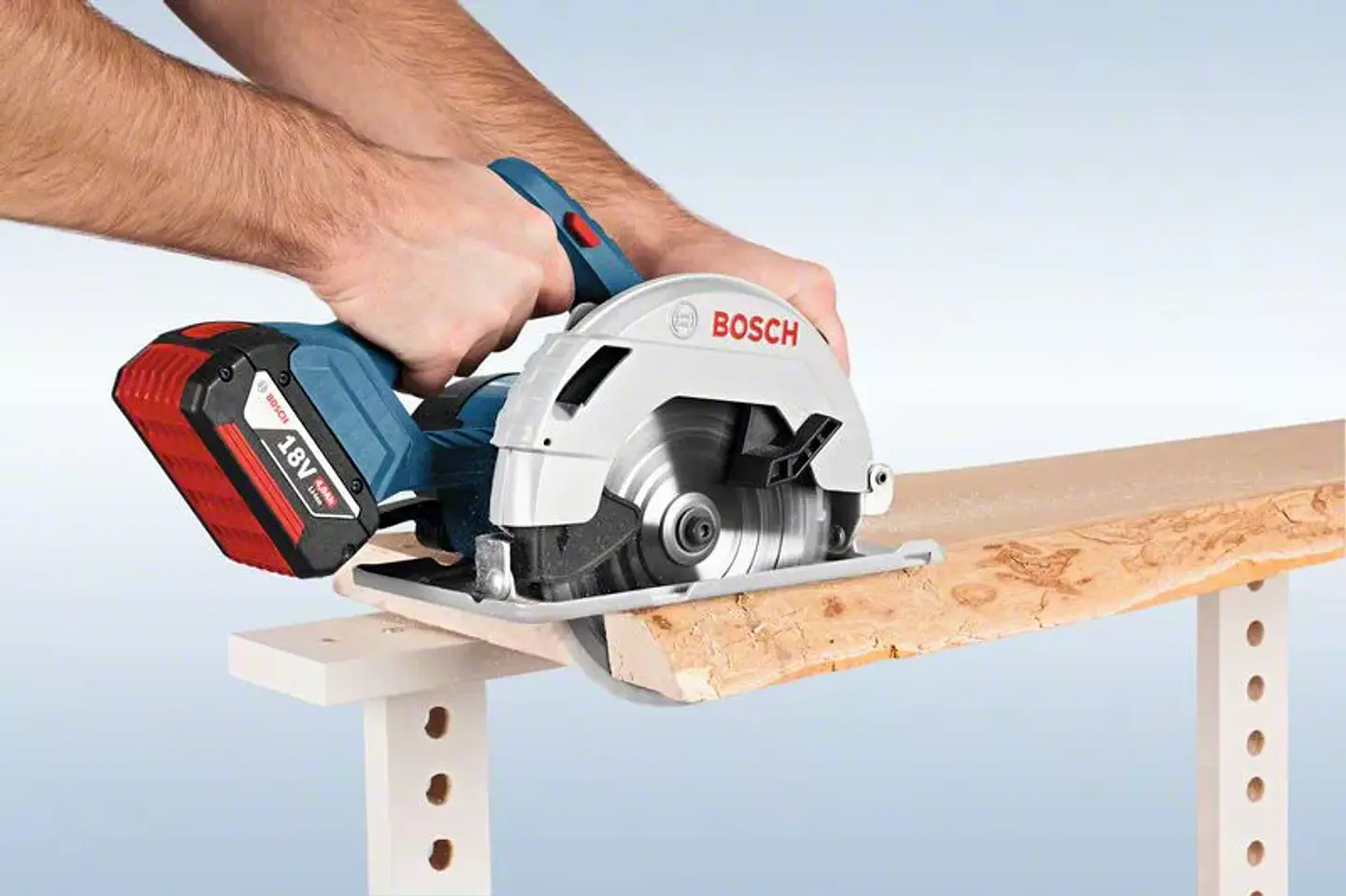 Serra circular a bateria 18 Volts GKS 18V-57 BOSCH 4