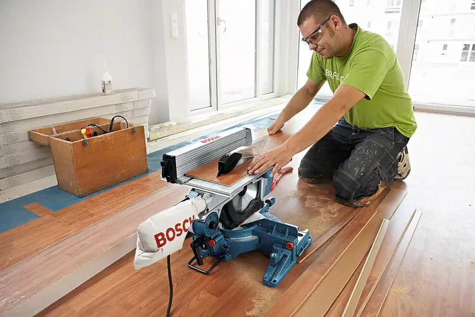 Serra combinada GTM 12 JL com mesa de trabalho GTA 2600 BOSCH 5