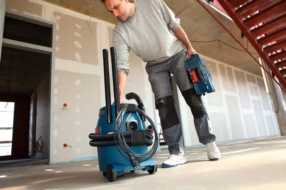 Aspirador universal GAS 20 L SFC BOSCH 8