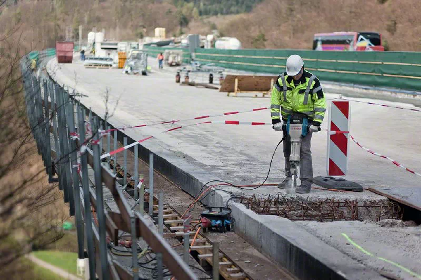 Martelo demolidor GSH 27 VC BOSCH 6