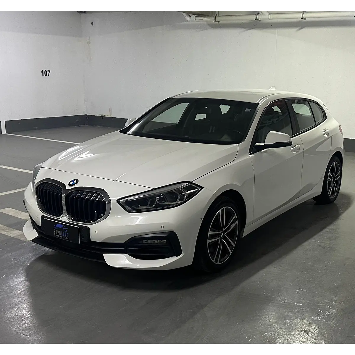 BMW 118I Hatchback — foto 2 de 40