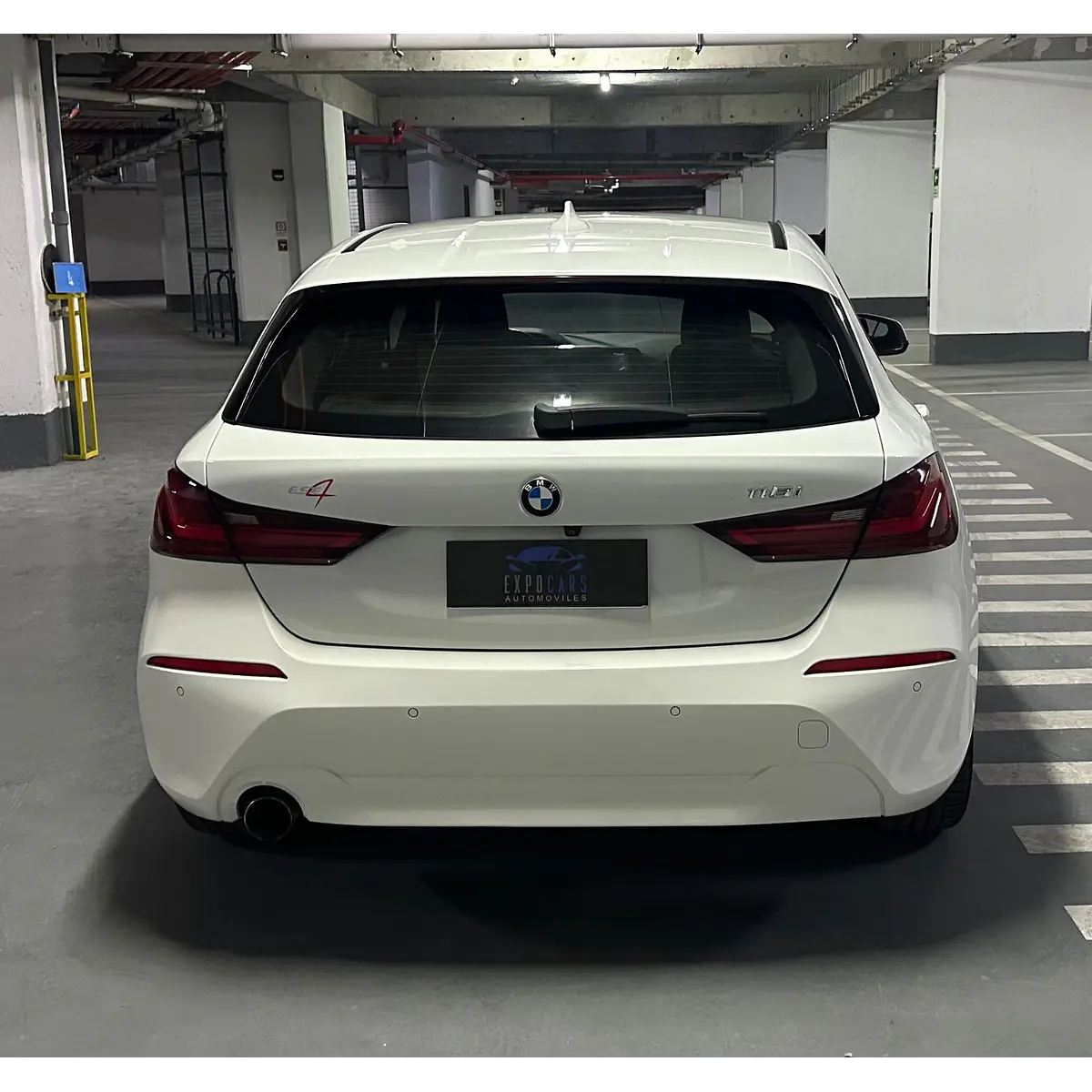BMW 118I Hatchback — foto 10 de 40