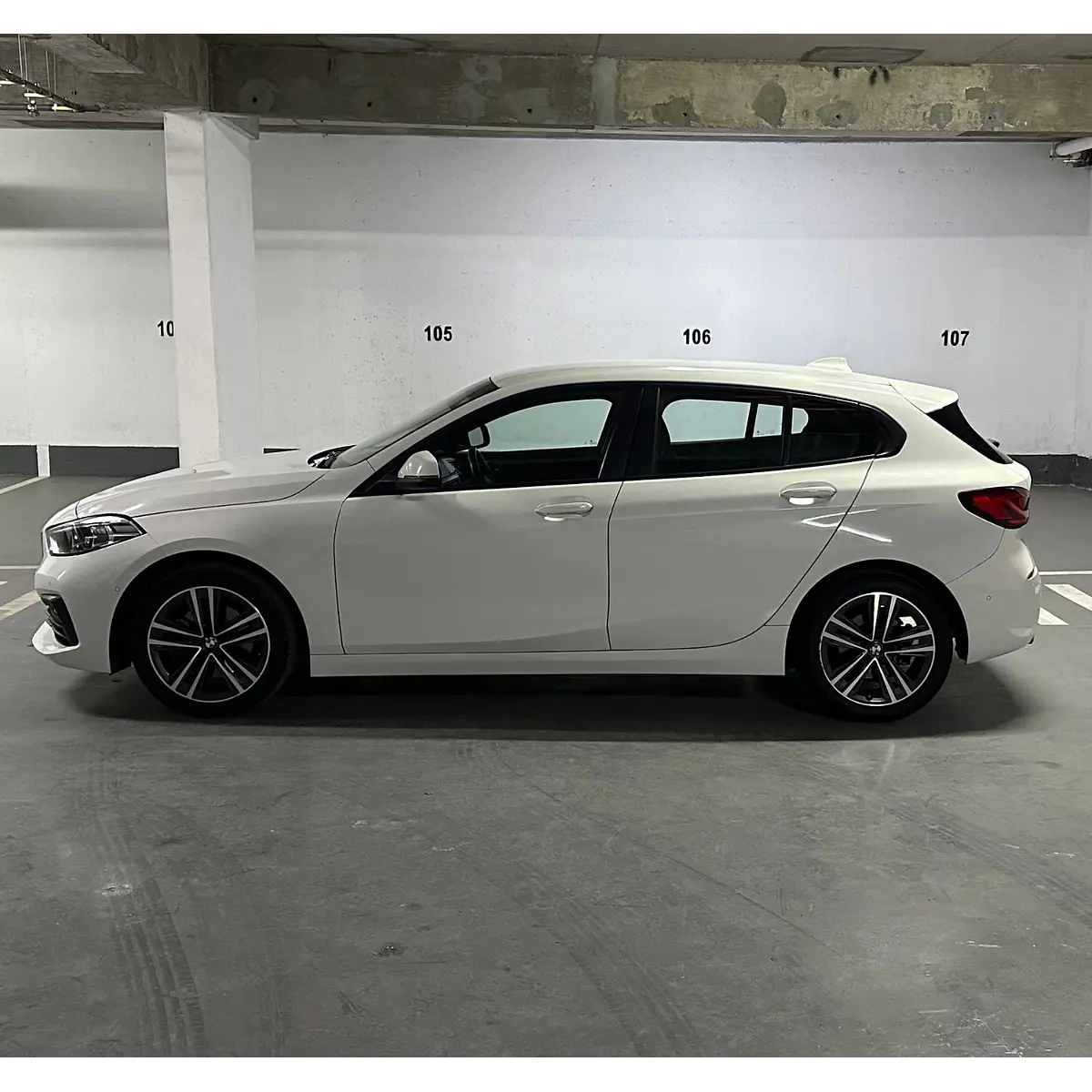 BMW 118I Hatchback — foto 16 de 40