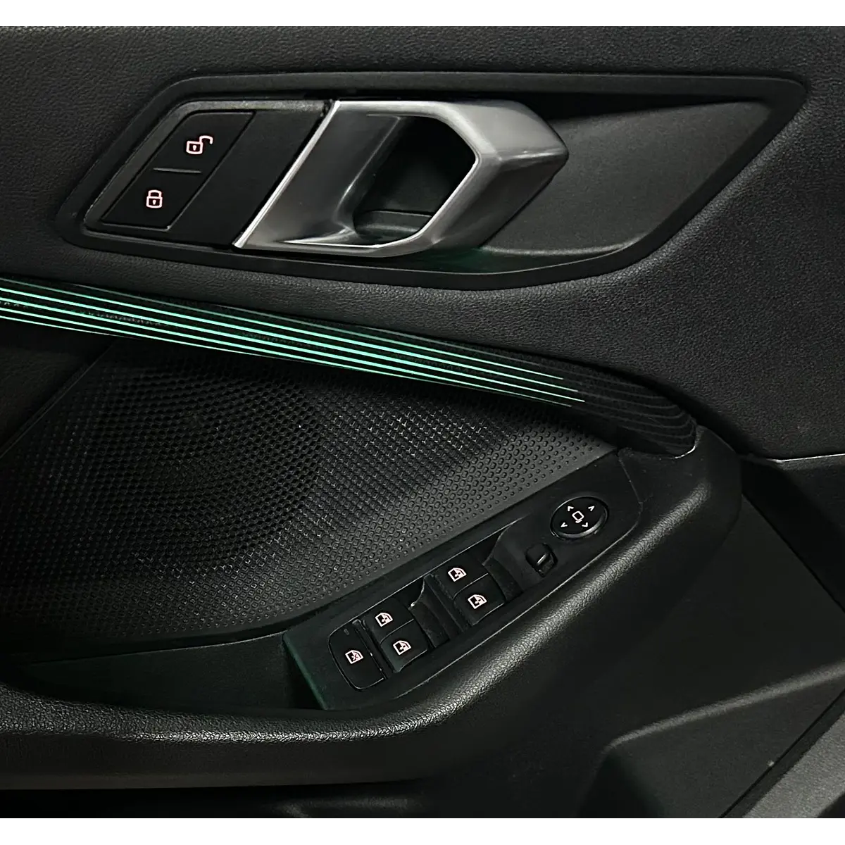BMW 118I Hatchback — foto 30 de 40