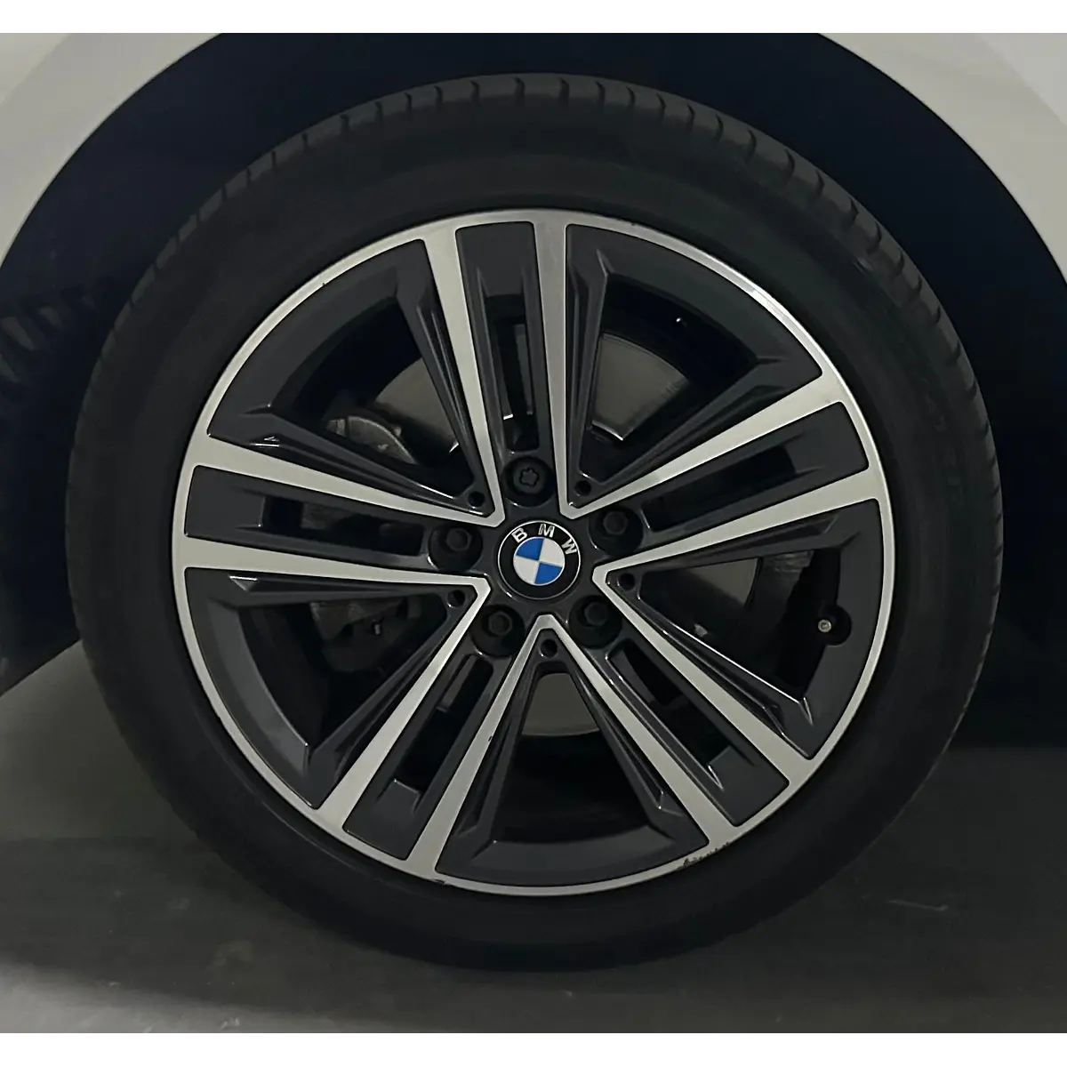 BMW 118I Hatchback — foto 32 de 40