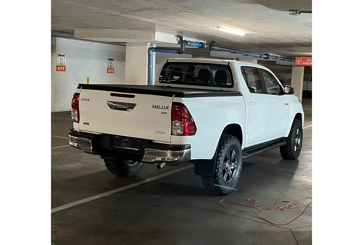 TOYOTA NEW HILUX 4X2 2.4 MT SR 2022