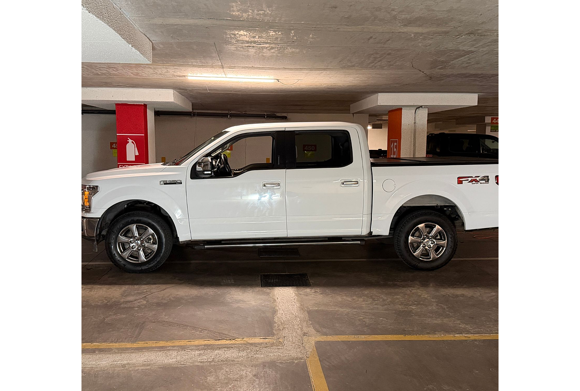 FORD NEW F150 XLT 4X4 5.0 2021