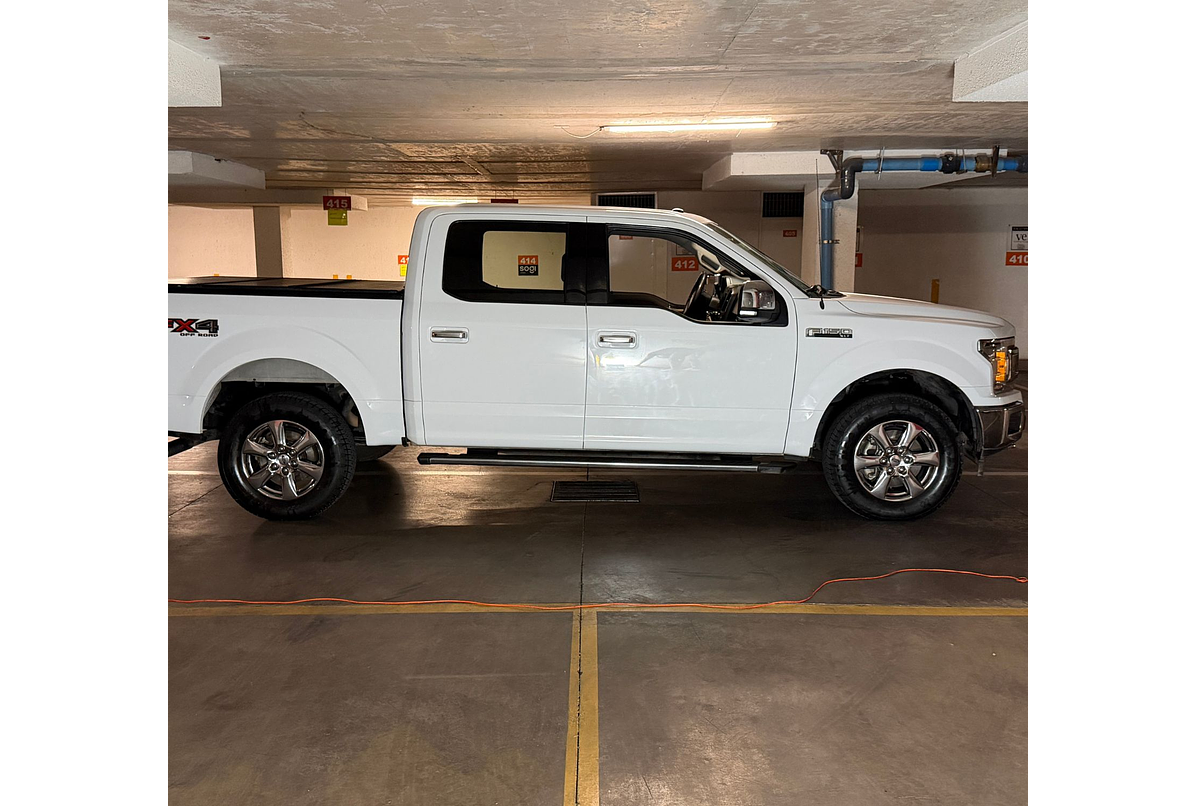 FORD NEW F150 XLT 4X4 5.0 2021