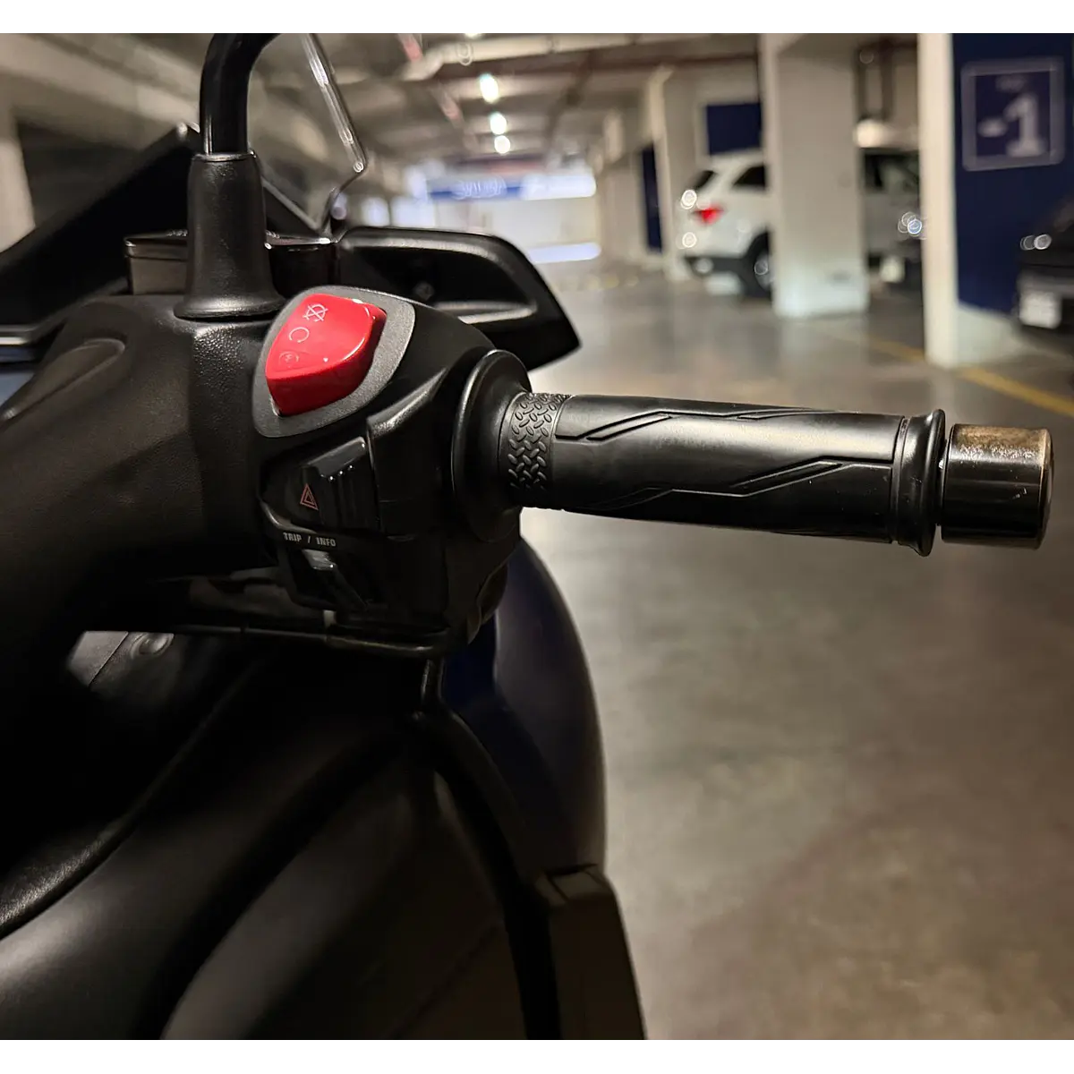 Yamaha X-Max300 — foto 24 de 40
