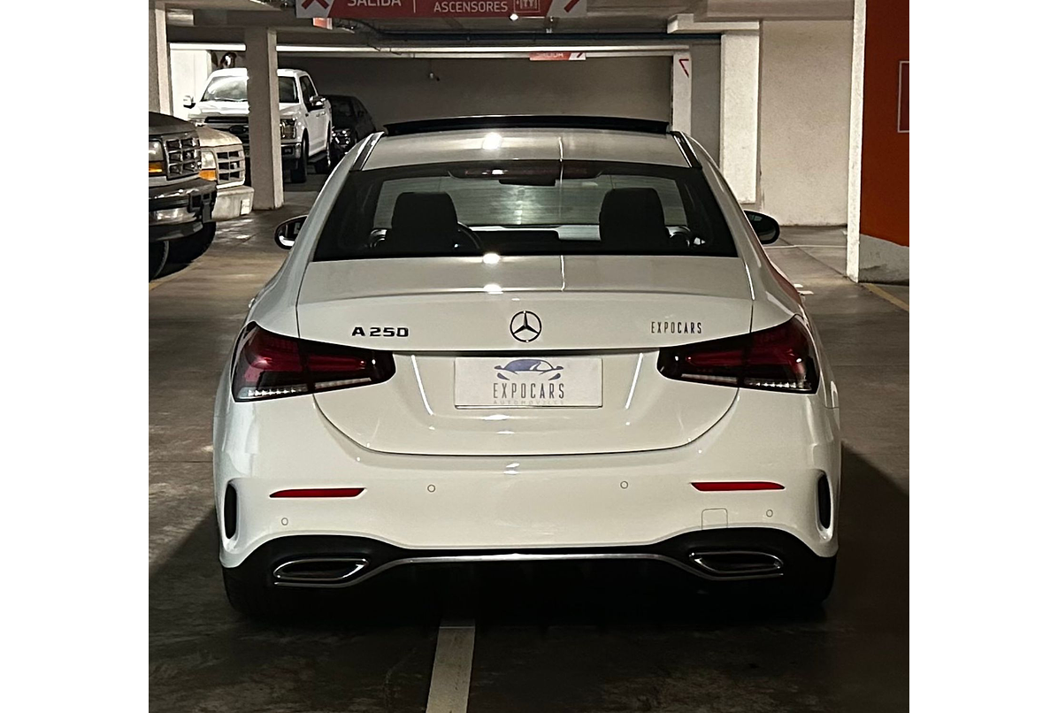 MERCEDES BENZ A250 AMG LINE SEDÁN 2.0 2023