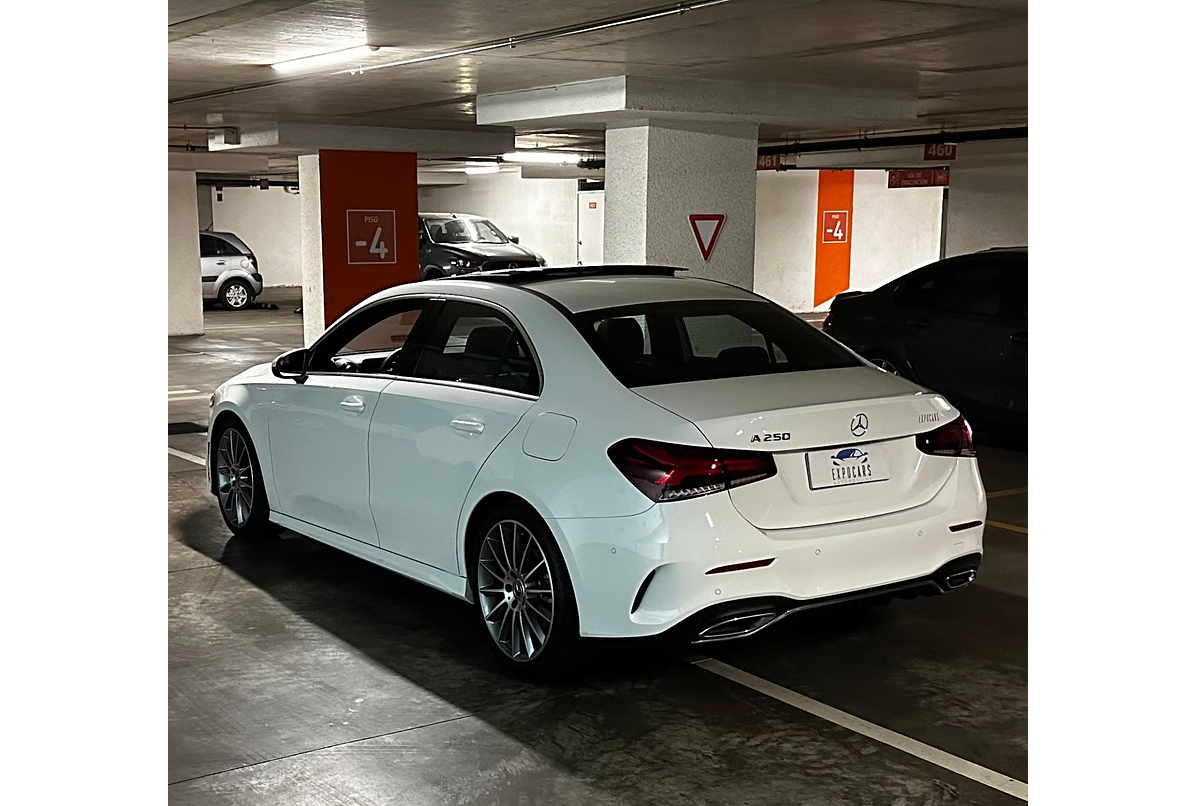 MERCEDES BENZ A250 AMG LINE SEDÁN 2.0 2023