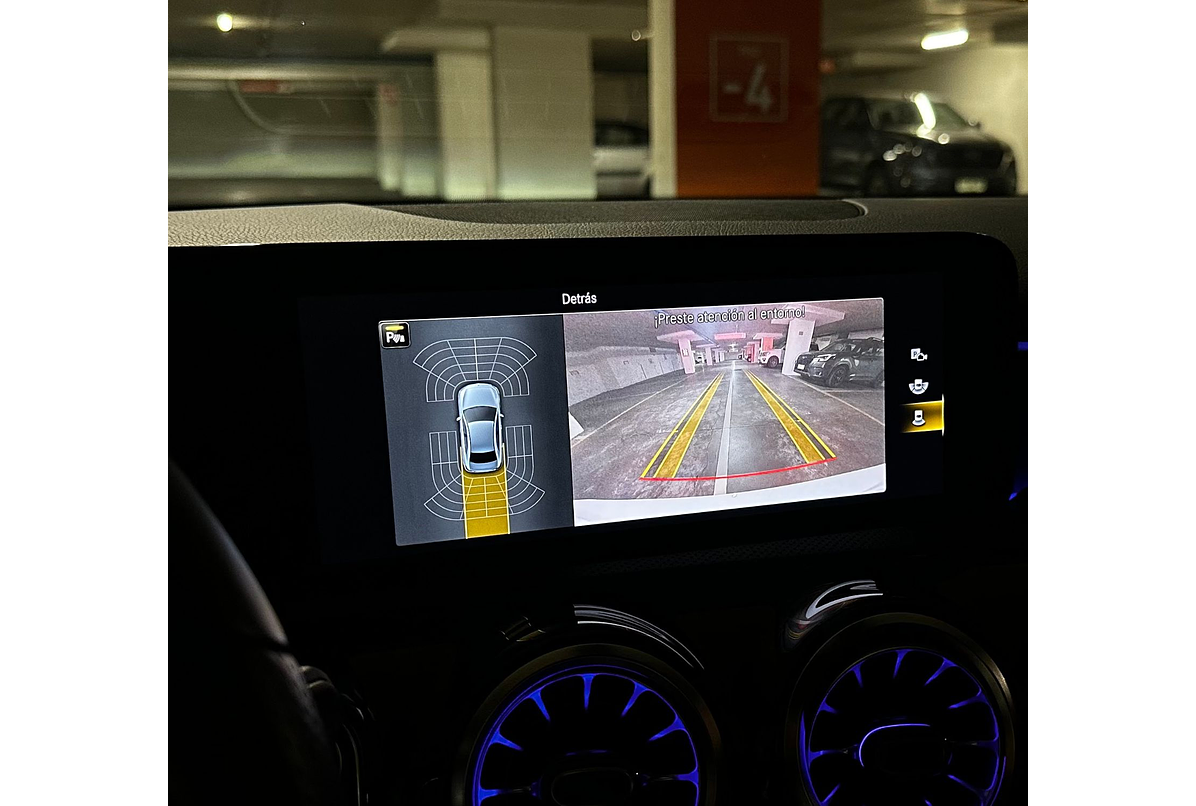 MERCEDES BENZ A250 AMG LINE SEDÁN 2.0 2023