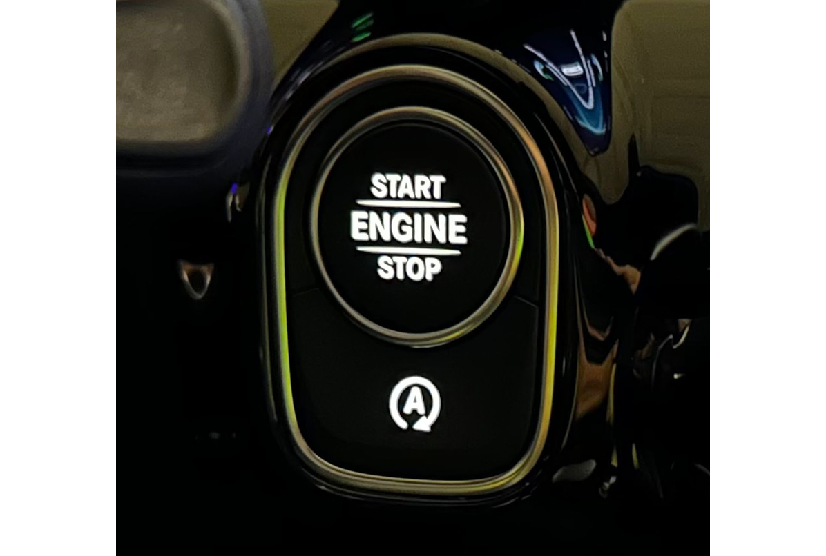 MERCEDES BENZ A250 AMG LINE SEDÁN 2.0 2023