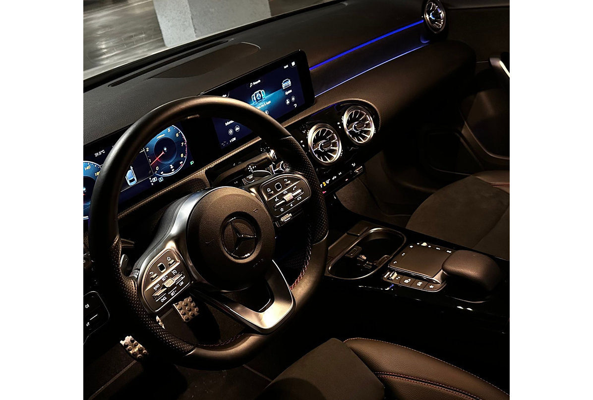 MERCEDES BENZ A250 AMG LINE SEDÁN 2.0 2023