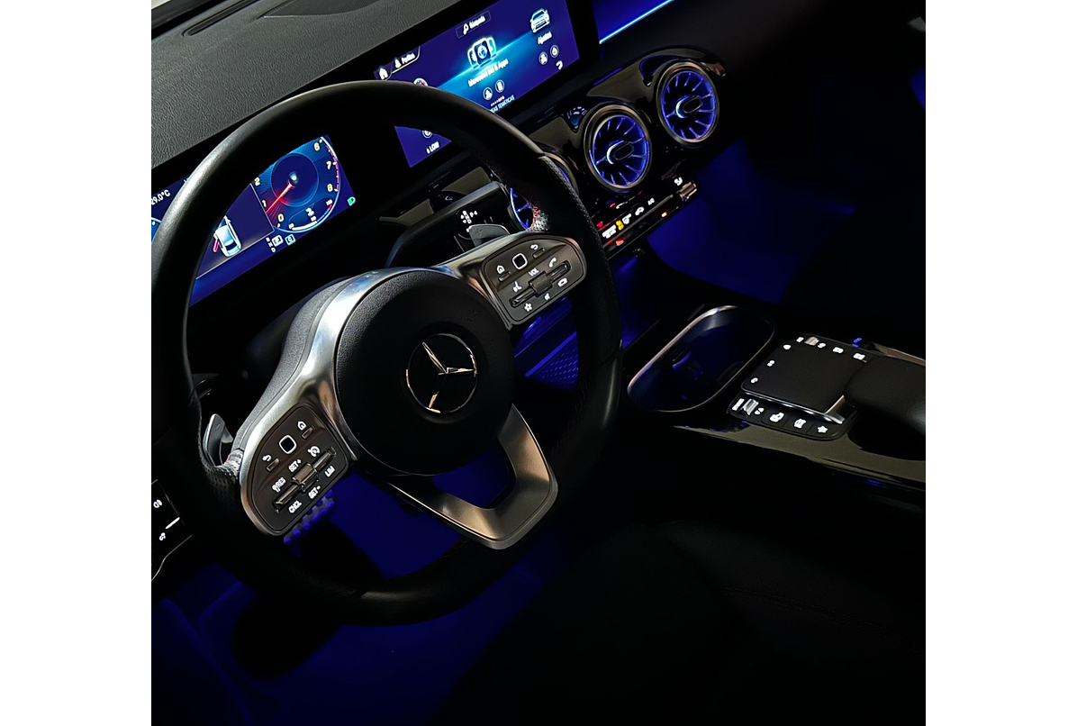 MERCEDES BENZ A250 AMG LINE SEDÁN 2.0 2023