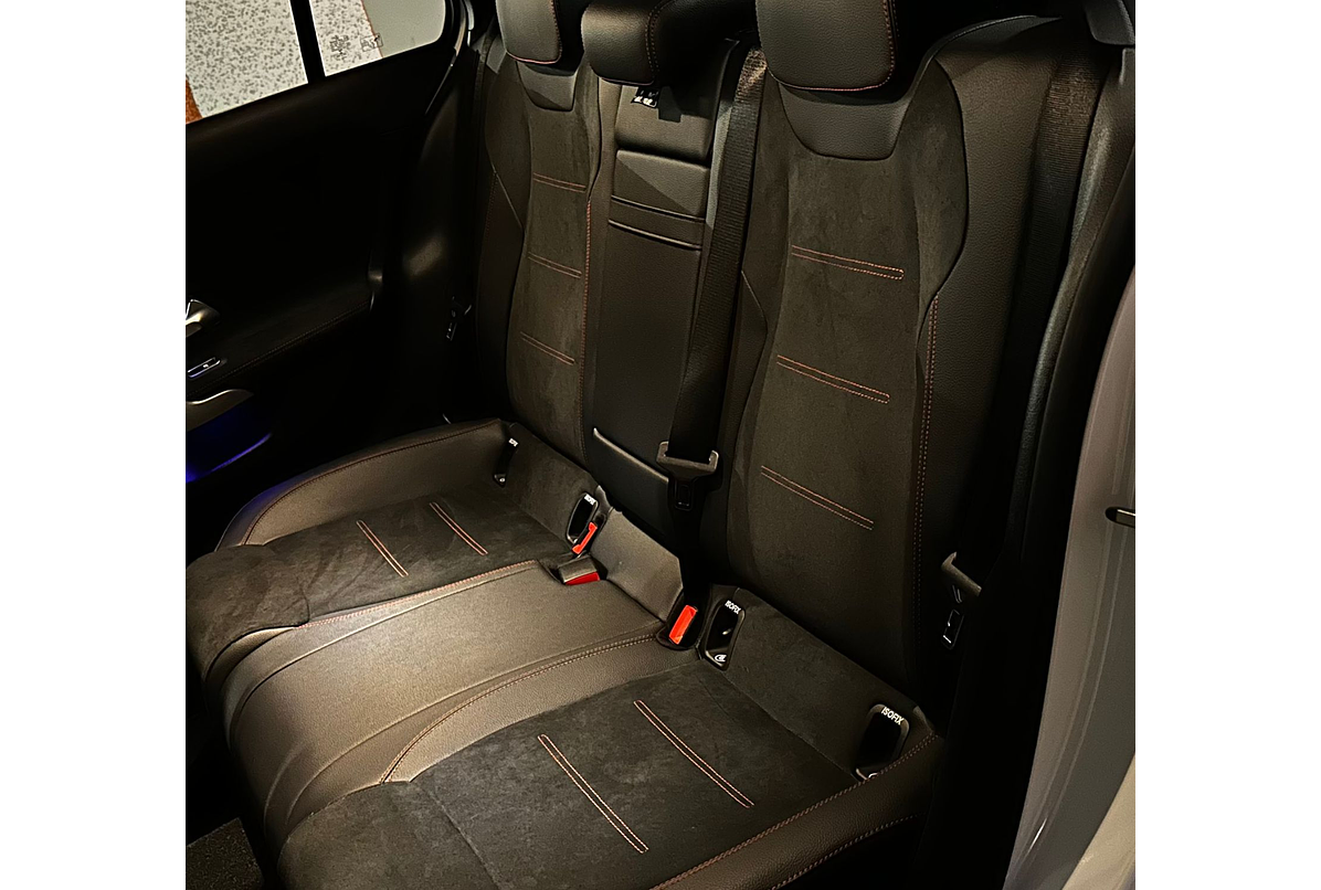 MERCEDES BENZ A250 AMG LINE SEDÁN 2.0 2023