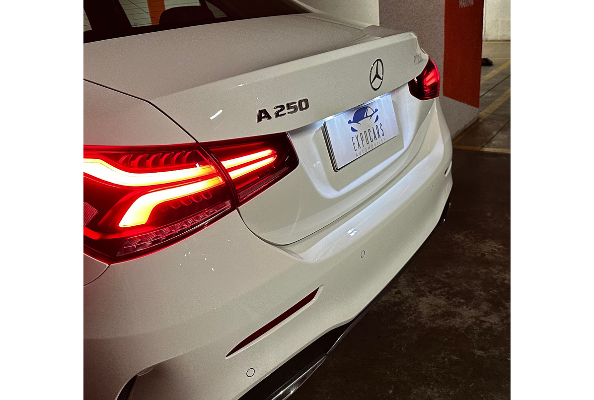 MERCEDES BENZ A250 AMG LINE SEDÁN 2.0 2023