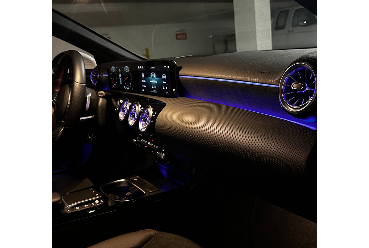 MERCEDES BENZ A250 AMG LINE SEDÁN 2.0 2023