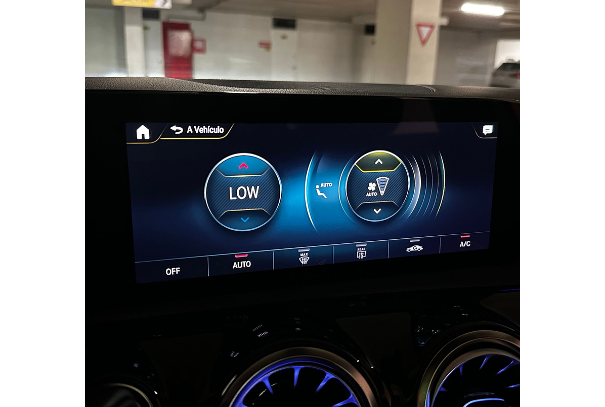 MERCEDES BENZ A250 AMG LINE SEDÁN 2.0 2023