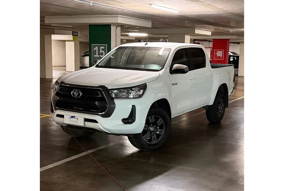 TOYOTA HILUX 2.7 4X2 MT SR 2023