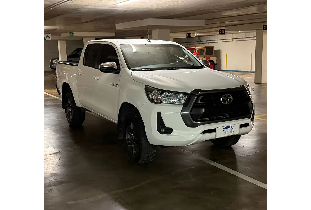 TOYOTA HILUX 2.7 4X2 MT SR 2023