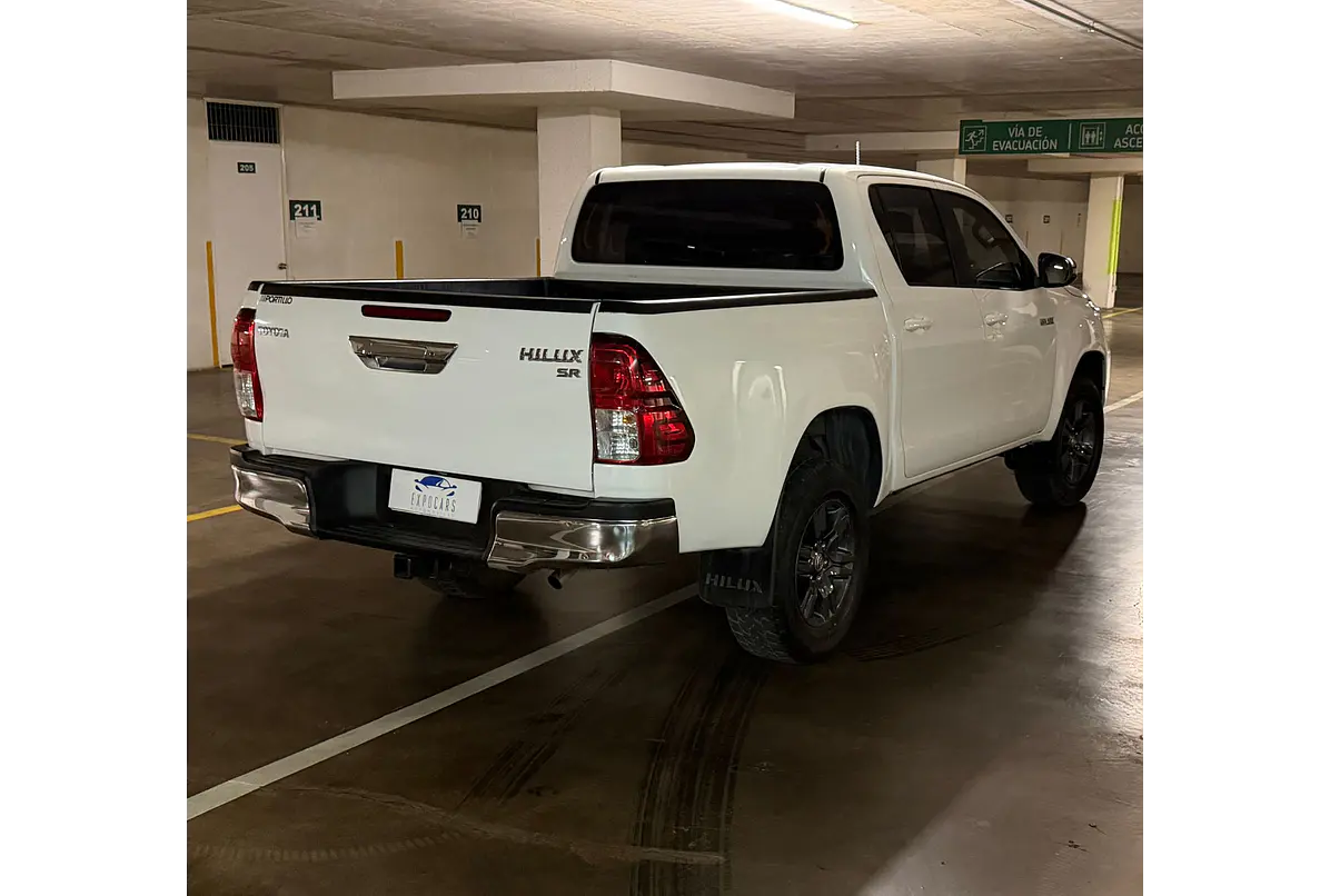 TOYOTA HILUX 2.7 4X2 MT SR 2023