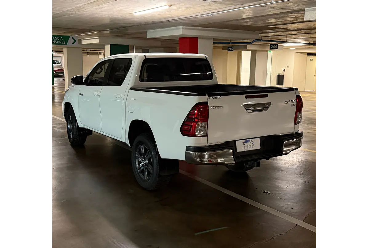 TOYOTA HILUX 2.7 4X2 MT SR 2023