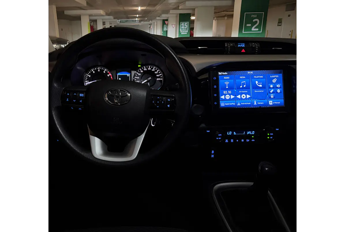 TOYOTA HILUX 2.7 4X2 MT SR 2023