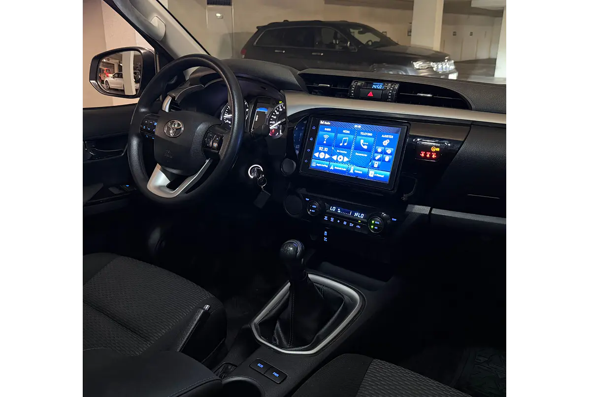 TOYOTA HILUX 2.7 4X2 MT SR 2023