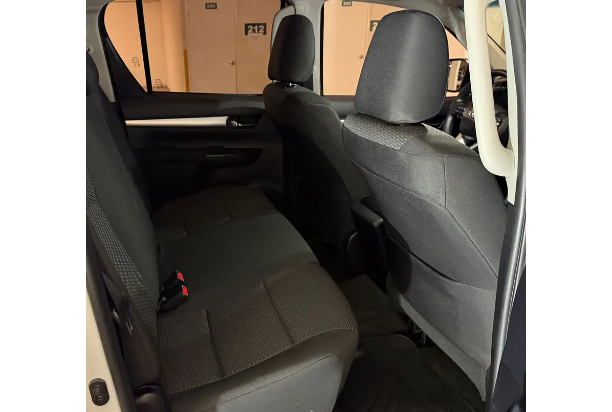 TOYOTA HILUX 2.7 4X2 MT SR 2023