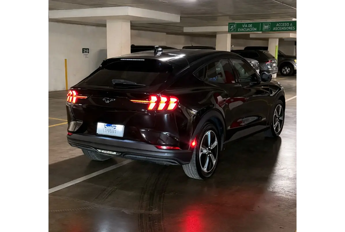 FORD MUSTANG MACH E 2024