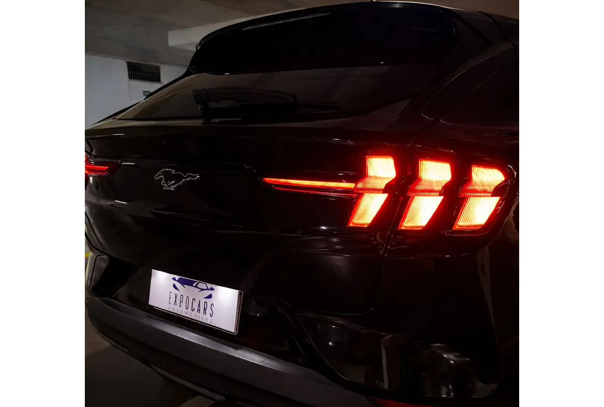 FORD MUSTANG MACH E 2024