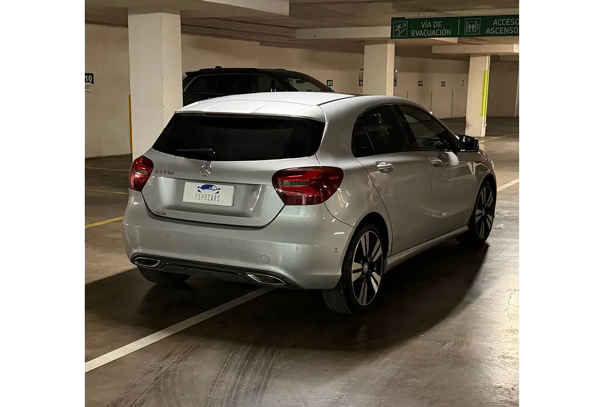 MERCEDES BENZ A200 D 2.0 2017