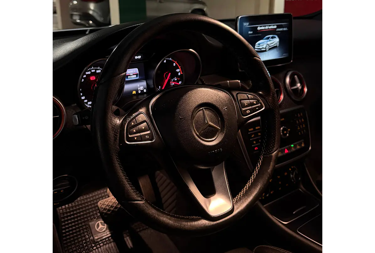 MERCEDES BENZ A200 D 2.0 2017